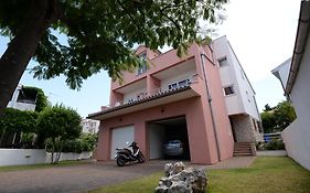 Apartments Leonarda